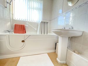 Manor Road- click for photo gallery